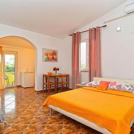 Fuer 3 Personen Ca 30 Qm In Galizana, Istrien Istrische Riviera Lejlighed Galižana