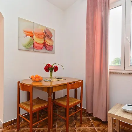Lejlighed Fuer 3 Personen Ca 30 Qm In Galizana, Istrien Istrische Riviera